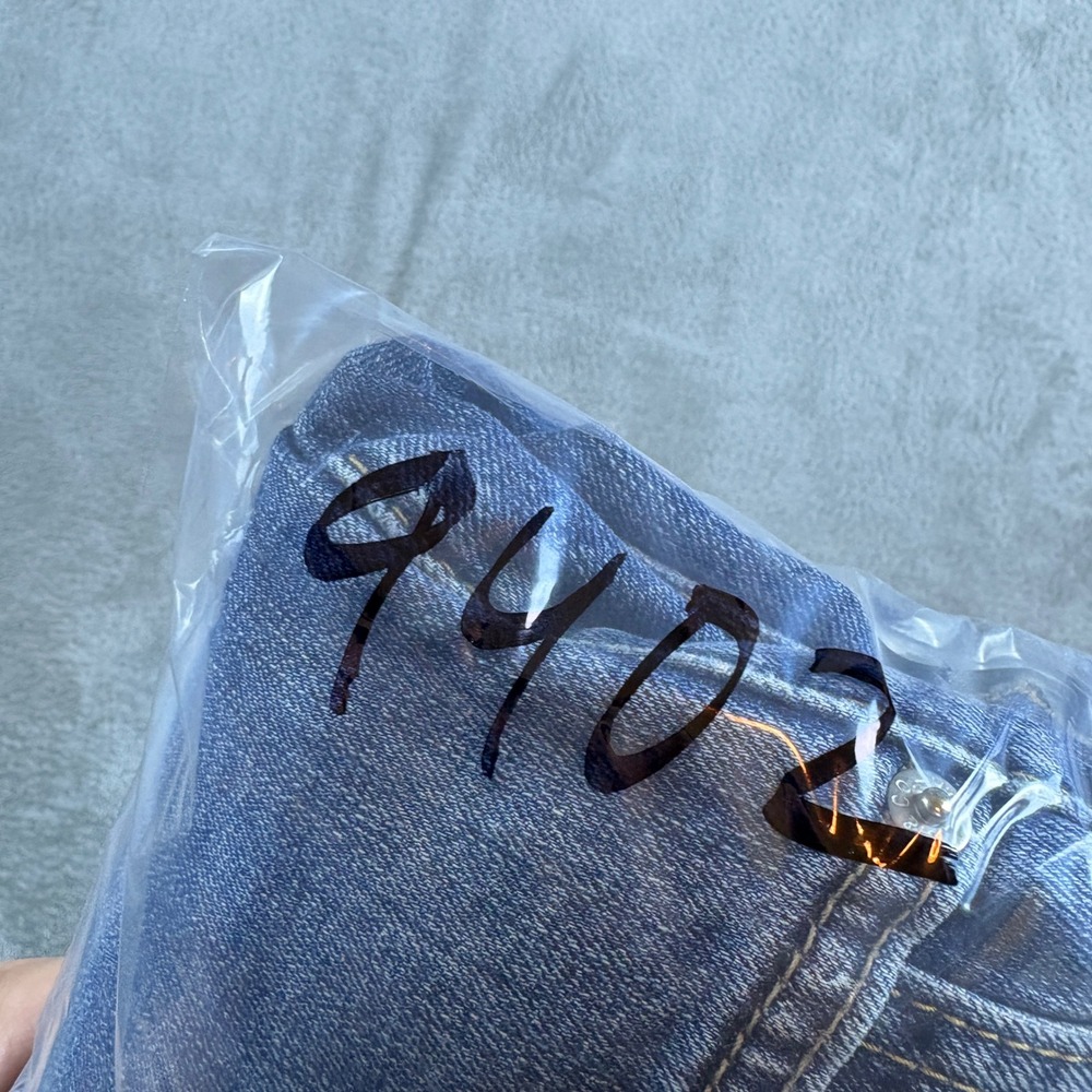 Levi's Jeans Mens 36 559 Relaxed Straight Blue‎ Whiskered Faded Stretch Denim - Picture 8 of 8